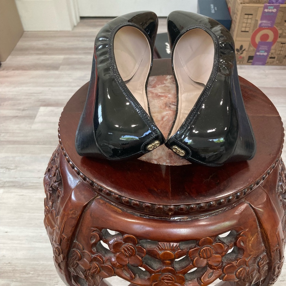 Pre-Loved Cole Haan Black Patent Leather Wedge Pumps - Picture 3 of 3